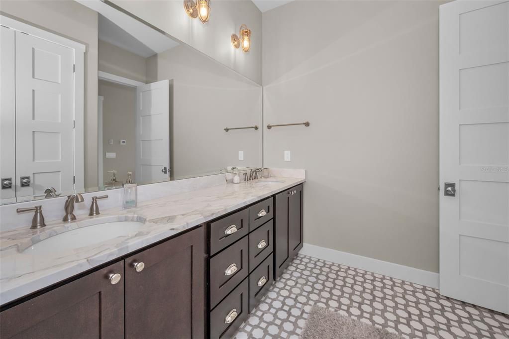 For Sale: $2,250,000 (2 beds, 2 baths, 2281 Square Feet)