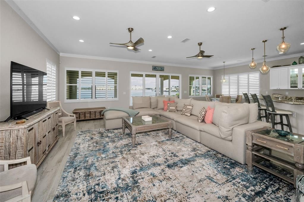 For Sale: $2,250,000 (2 beds, 2 baths, 2281 Square Feet)