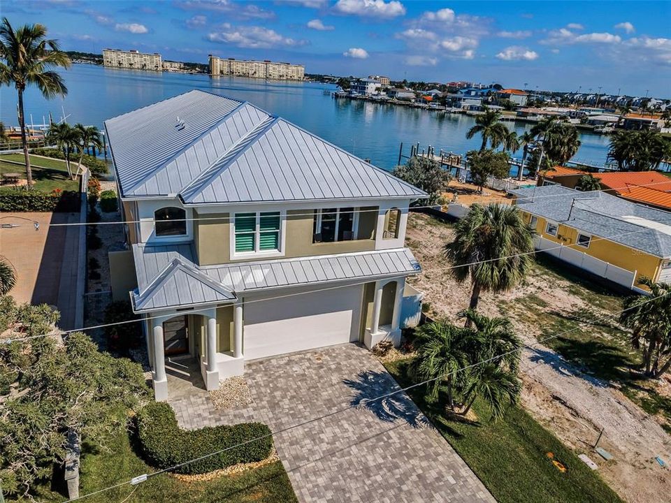 For Sale: $2,250,000 (2 beds, 2 baths, 2281 Square Feet)