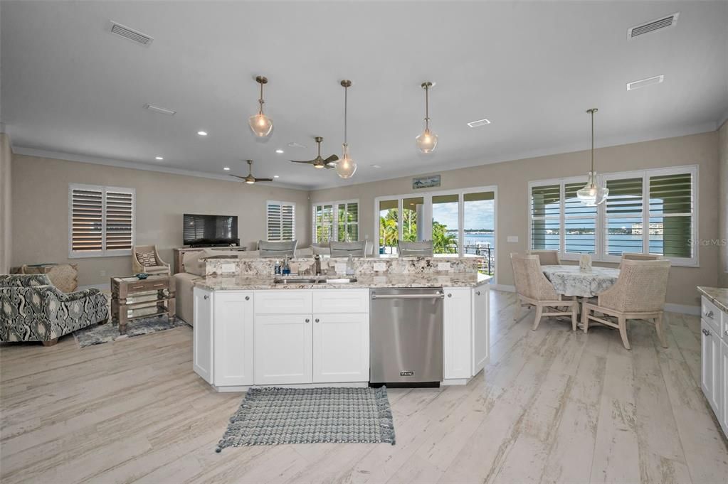 For Sale: $2,250,000 (2 beds, 2 baths, 2281 Square Feet)