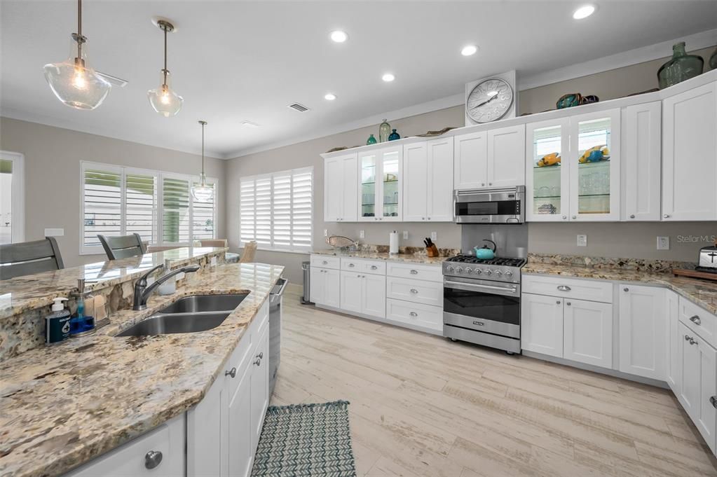 For Sale: $2,250,000 (2 beds, 2 baths, 2281 Square Feet)