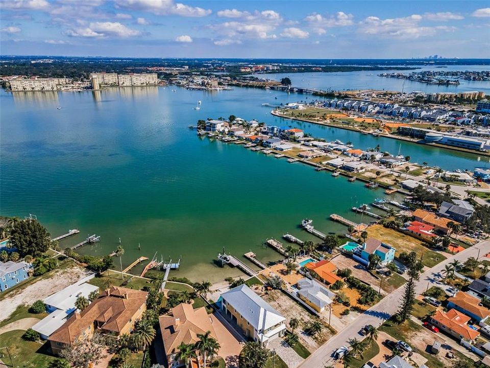 For Sale: $2,250,000 (2 beds, 2 baths, 2281 Square Feet)