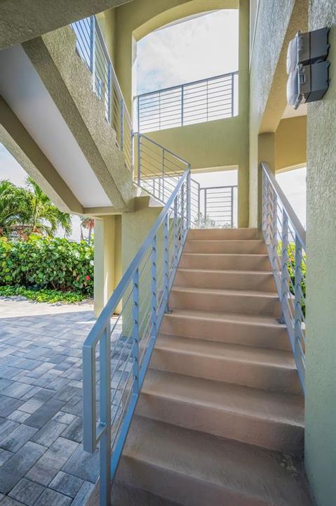 For Sale: $2,250,000 (2 beds, 2 baths, 2281 Square Feet)