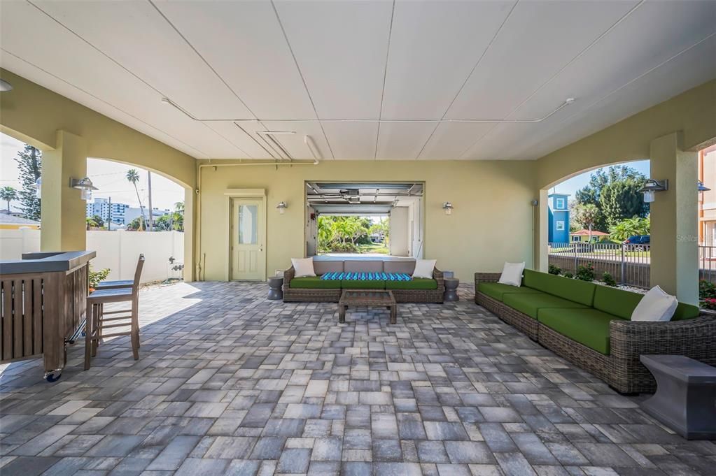 For Sale: $2,250,000 (2 beds, 2 baths, 2281 Square Feet)