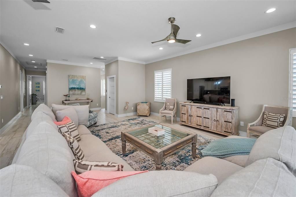 For Sale: $2,250,000 (2 beds, 2 baths, 2281 Square Feet)