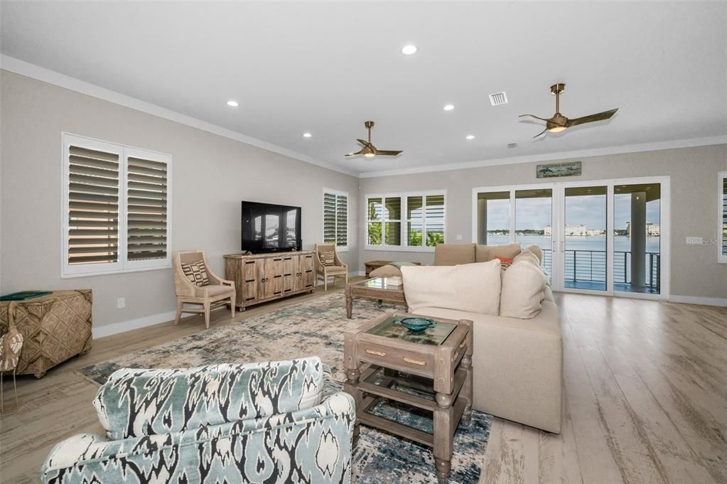 For Sale: $2,250,000 (2 beds, 2 baths, 2281 Square Feet)