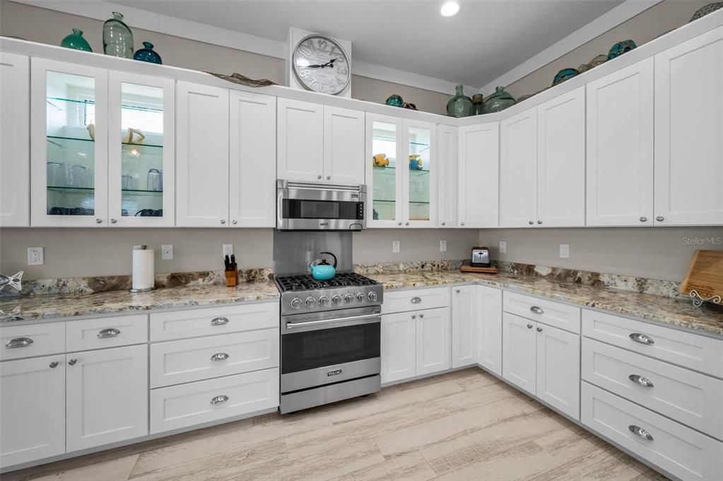 For Sale: $2,250,000 (2 beds, 2 baths, 2281 Square Feet)