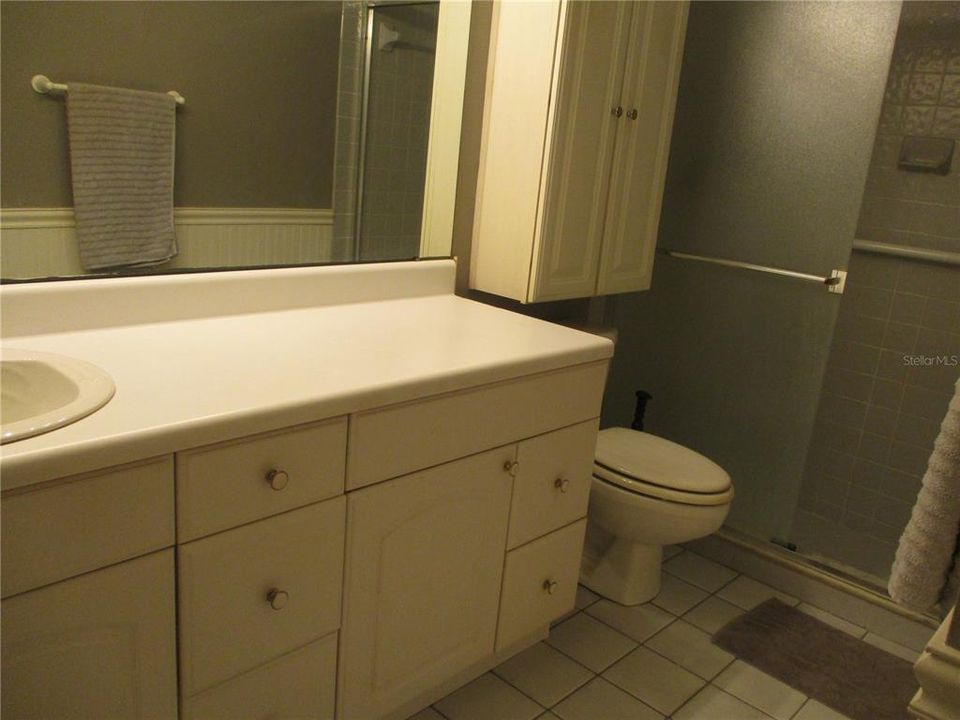 合同活跃: $247,000 (2 贝兹, 2 浴室, 923 平方英尺)