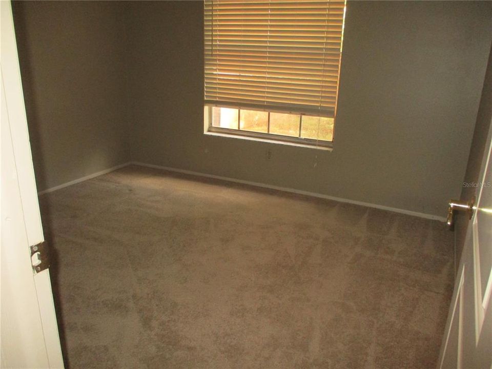 合同活跃: $247,000 (2 贝兹, 2 浴室, 923 平方英尺)