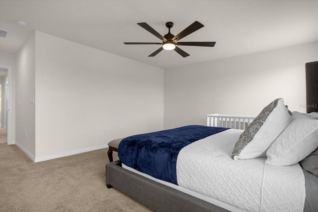 合同活跃: $3,200 (4 贝兹, 2 浴室, 2391 平方英尺)