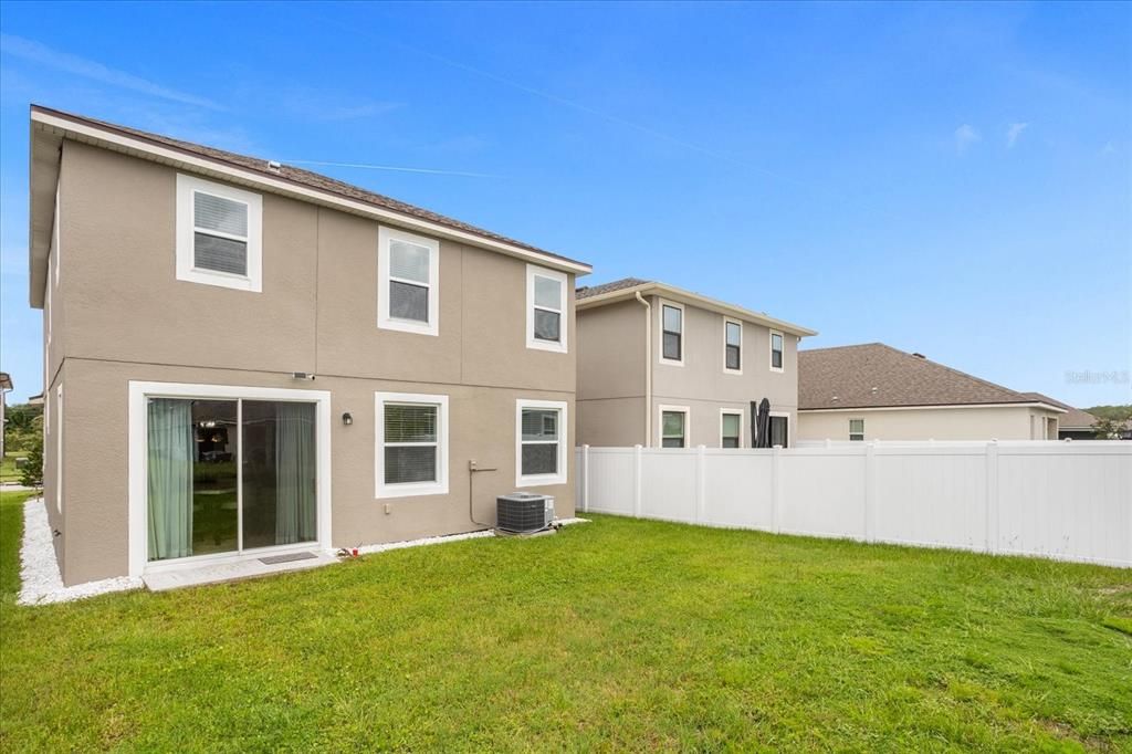 合同活跃: $3,200 (4 贝兹, 2 浴室, 2391 平方英尺)