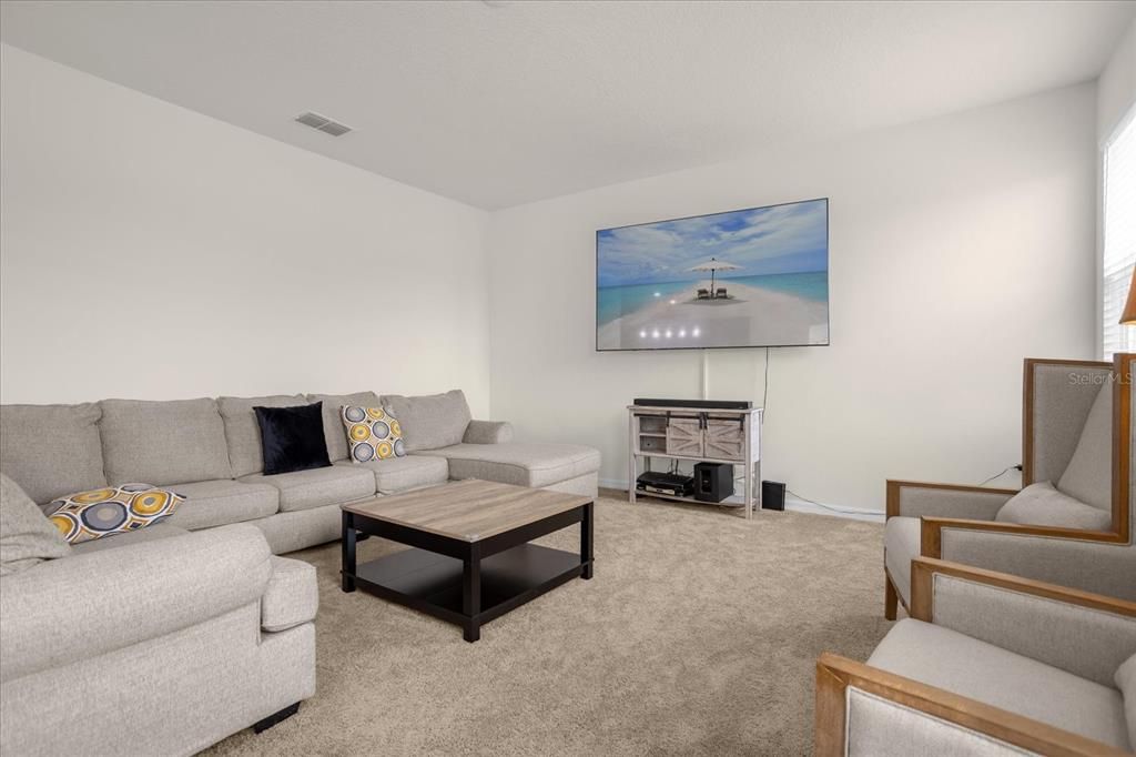 合同活跃: $3,200 (4 贝兹, 2 浴室, 2391 平方英尺)