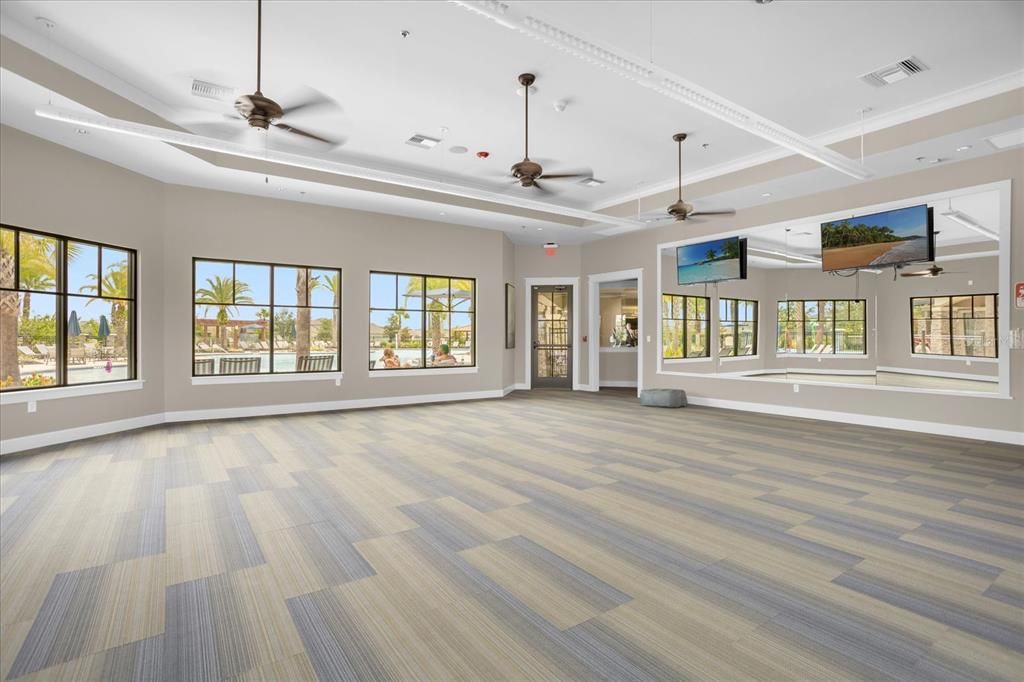 合同活跃: $3,200 (4 贝兹, 2 浴室, 2391 平方英尺)