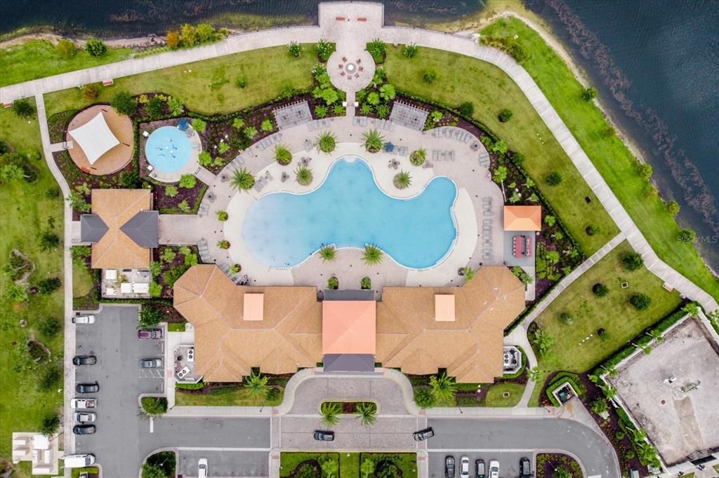 合同活跃: $3,200 (4 贝兹, 2 浴室, 2391 平方英尺)