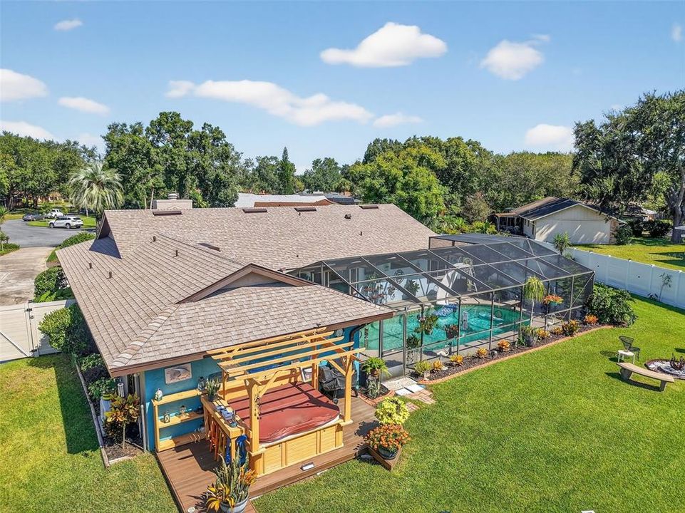 合同活跃: $480,000 (4 贝兹, 3 浴室, 2214 平方英尺)