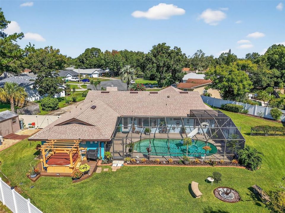 合同活跃: $480,000 (4 贝兹, 3 浴室, 2214 平方英尺)