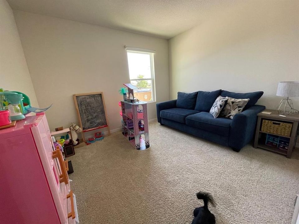 For Rent: $3,250 (5 beds, 3 baths, 2626 Square Feet)