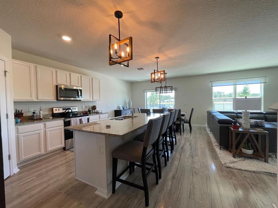 For Rent: $3,250 (5 beds, 3 baths, 2626 Square Feet)