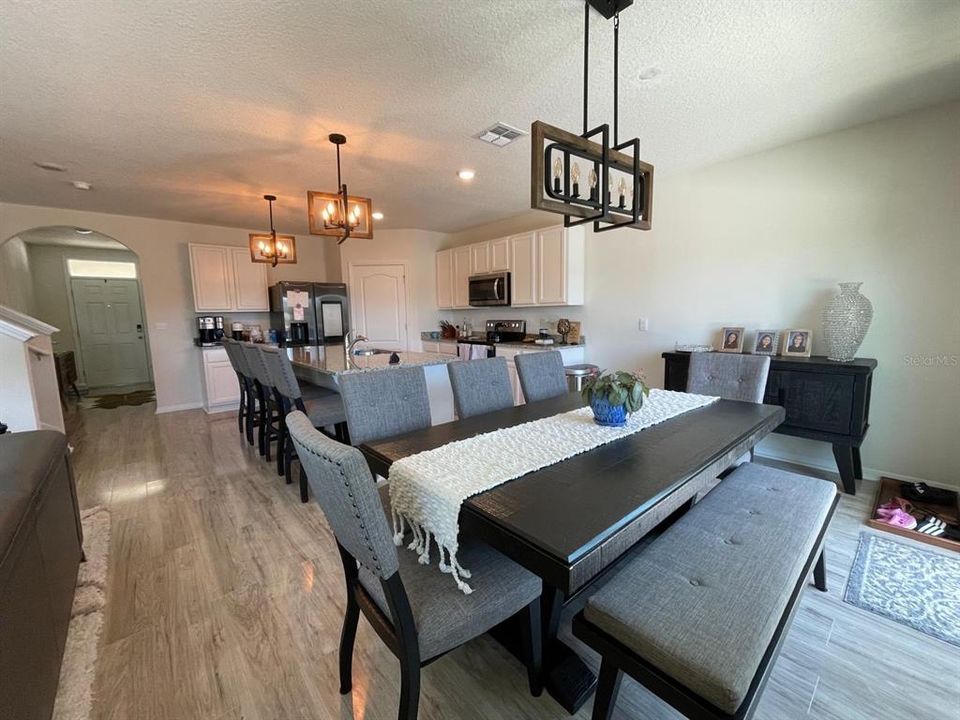 For Rent: $3,250 (5 beds, 3 baths, 2626 Square Feet)