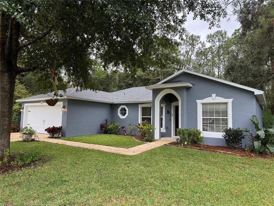 合同活跃: $299,999 (3 贝兹, 2 浴室, 1614 平方英尺)