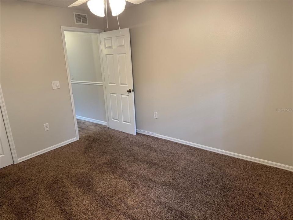 合同活跃: $299,999 (3 贝兹, 2 浴室, 1614 平方英尺)