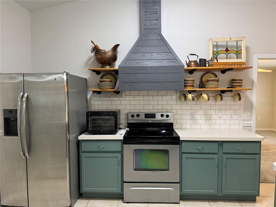 合同活跃: $299,999 (3 贝兹, 2 浴室, 1614 平方英尺)