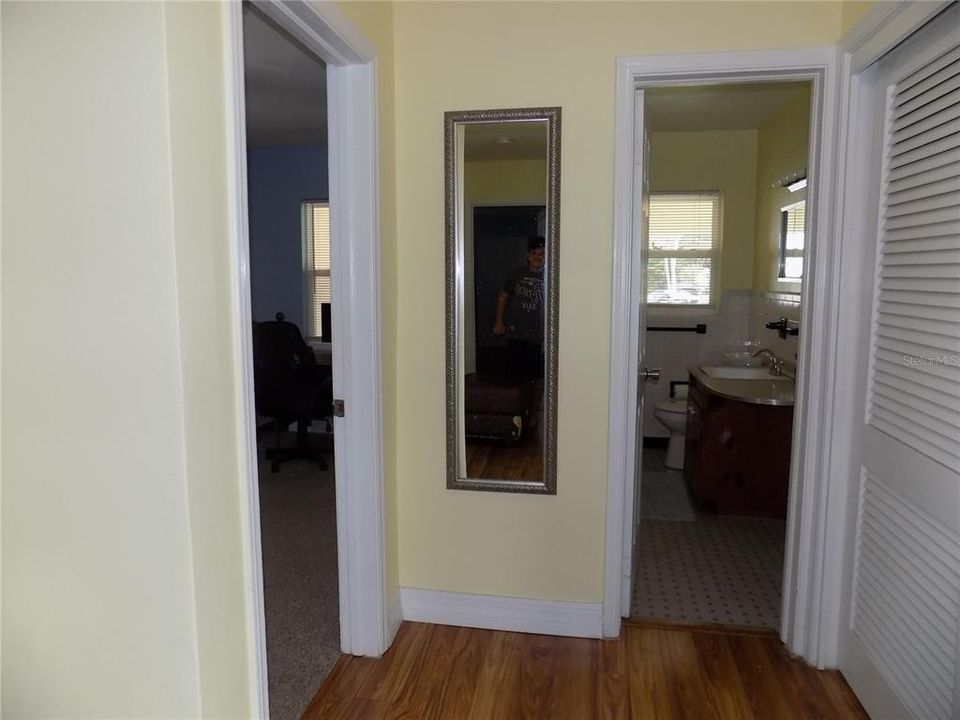 Active With Contract: $239,900 (2 beds, 2 baths, 1388 Square Feet)