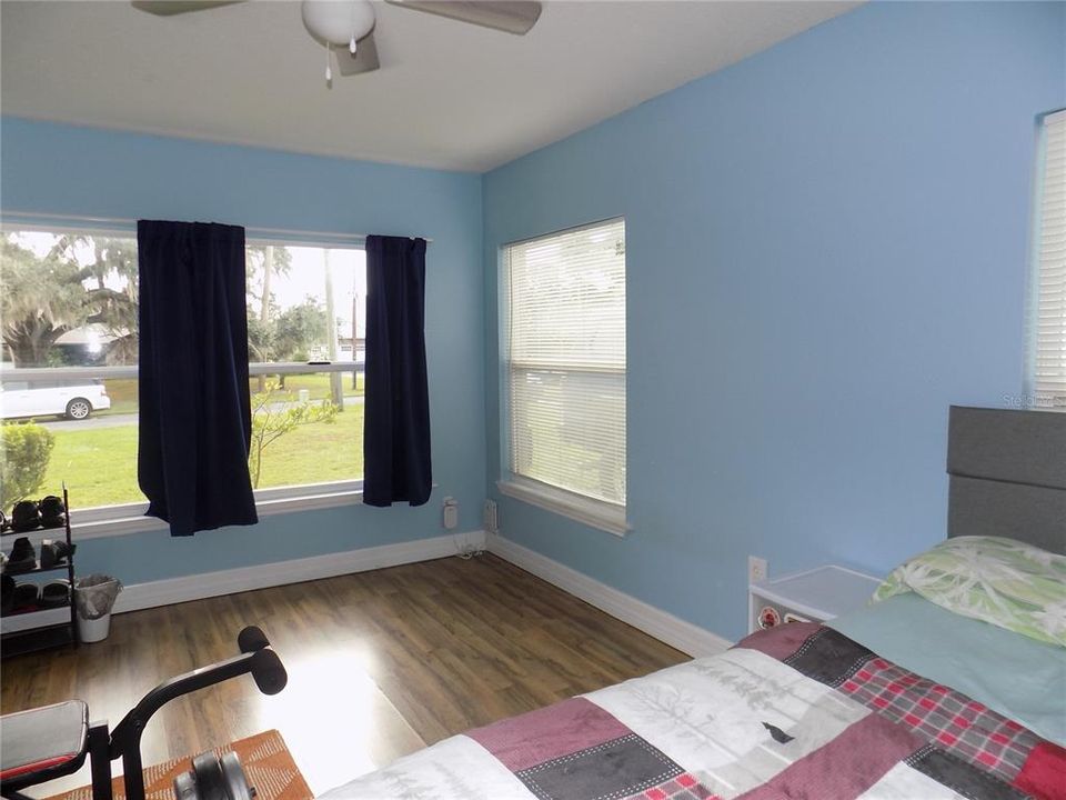 Active With Contract: $239,900 (2 beds, 2 baths, 1388 Square Feet)