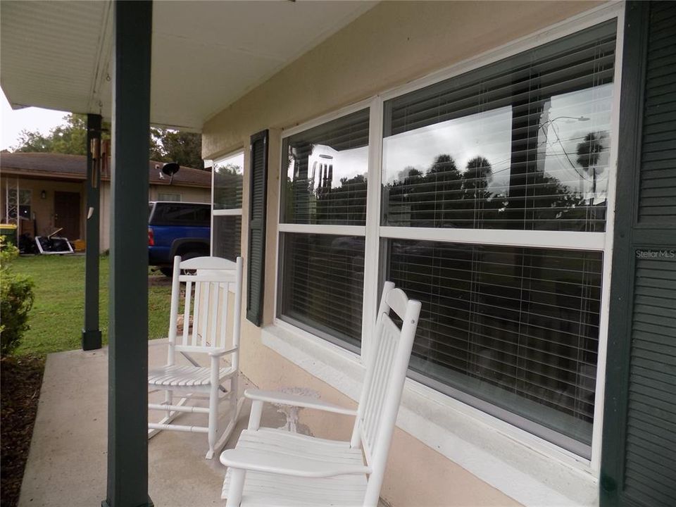 Active With Contract: $239,900 (2 beds, 2 baths, 1388 Square Feet)