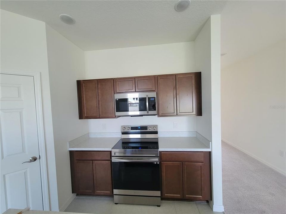 For Rent: $1,795 (3 beds, 2 baths, 1355 Square Feet)