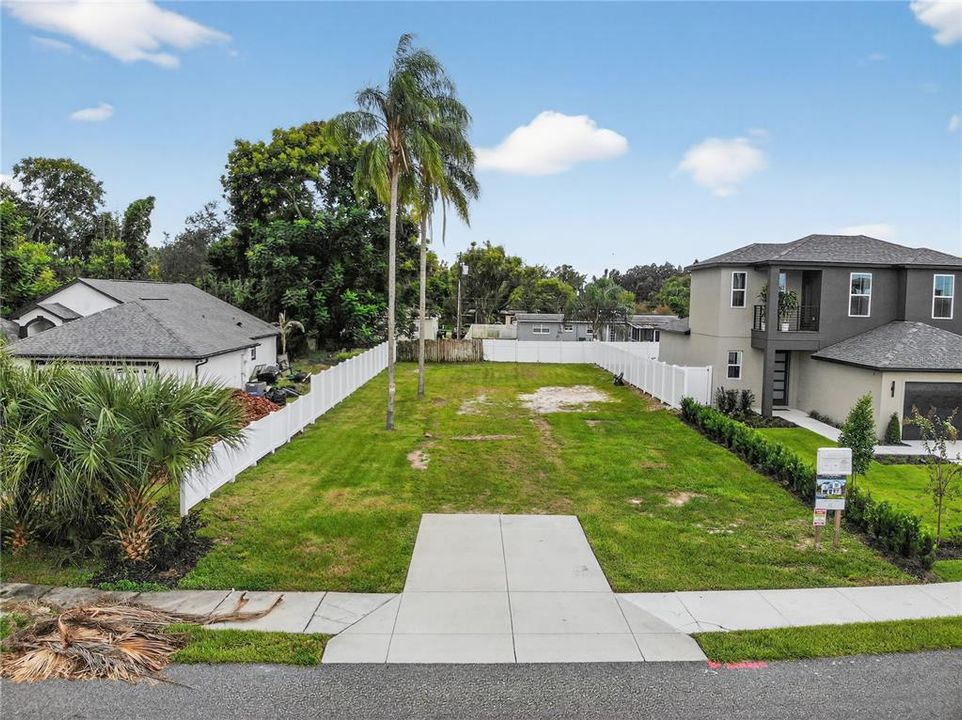 En Venta: $295,000 (0.15 acres)