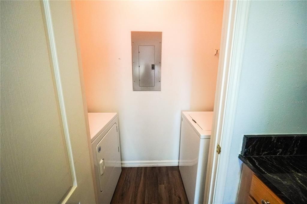 出租: $1,700 (2 贝兹, 2 浴室, 1088 平方英尺)