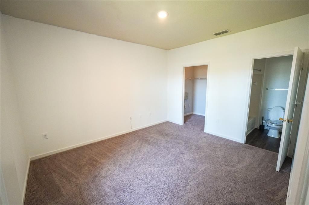 出租: $1,700 (2 贝兹, 2 浴室, 1088 平方英尺)