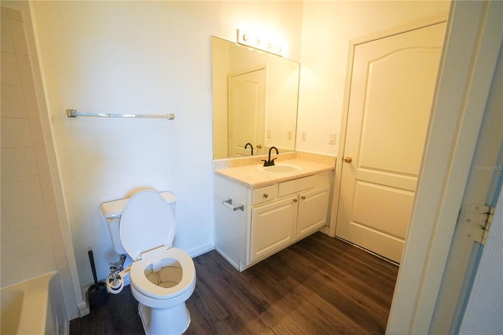 出租: $1,700 (2 贝兹, 2 浴室, 1088 平方英尺)