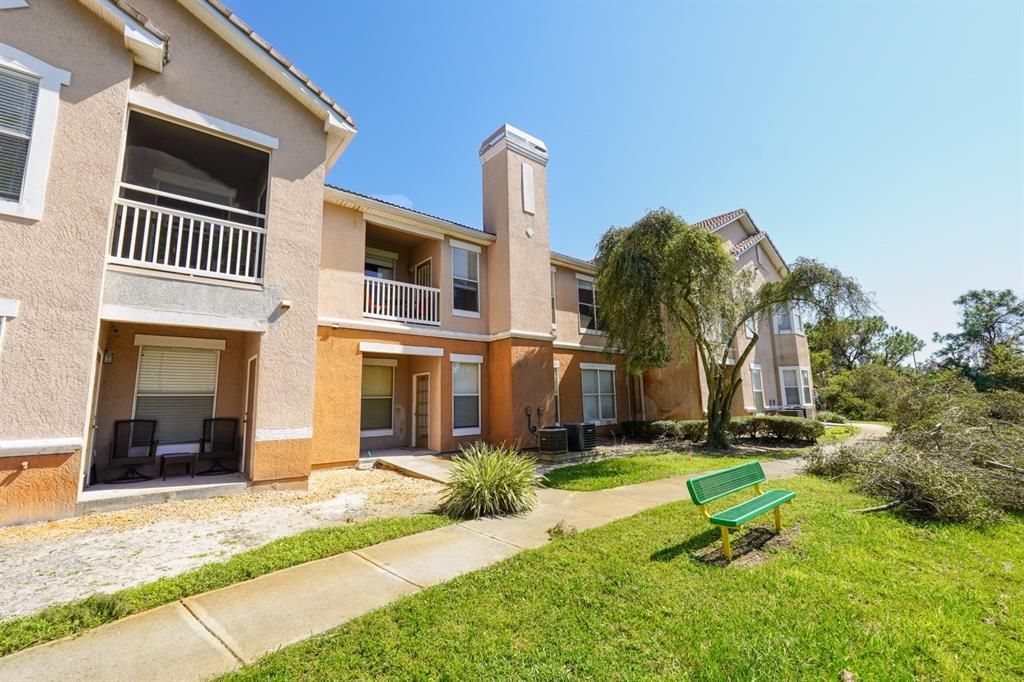 出租: $1,700 (2 贝兹, 2 浴室, 1088 平方英尺)