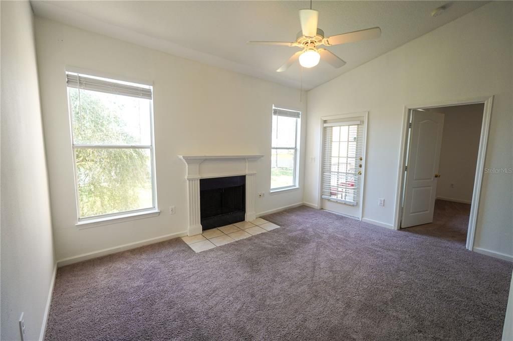 出租: $1,700 (2 贝兹, 2 浴室, 1088 平方英尺)