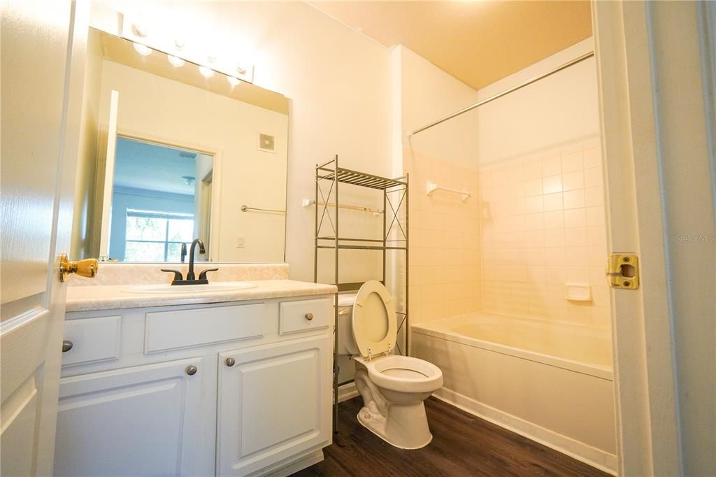 出租: $1,700 (2 贝兹, 2 浴室, 1088 平方英尺)