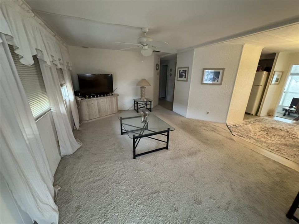 待售: $145,000 (2 贝兹, 2 浴室, 960 平方英尺)