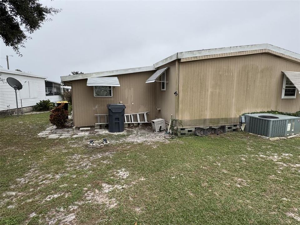 待售: $145,000 (2 贝兹, 2 浴室, 960 平方英尺)