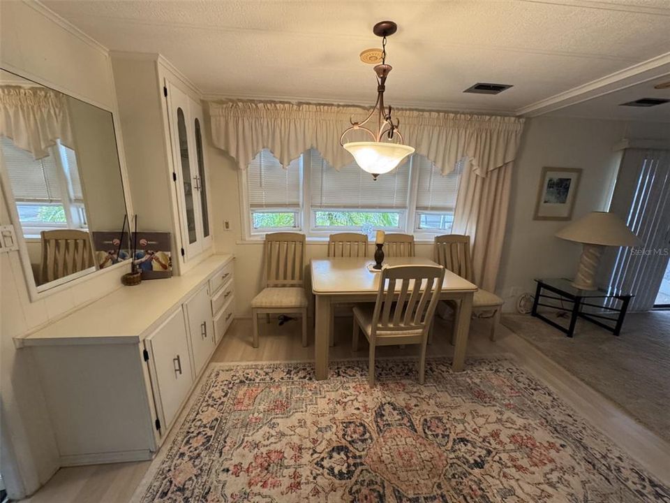 待售: $145,000 (2 贝兹, 2 浴室, 960 平方英尺)