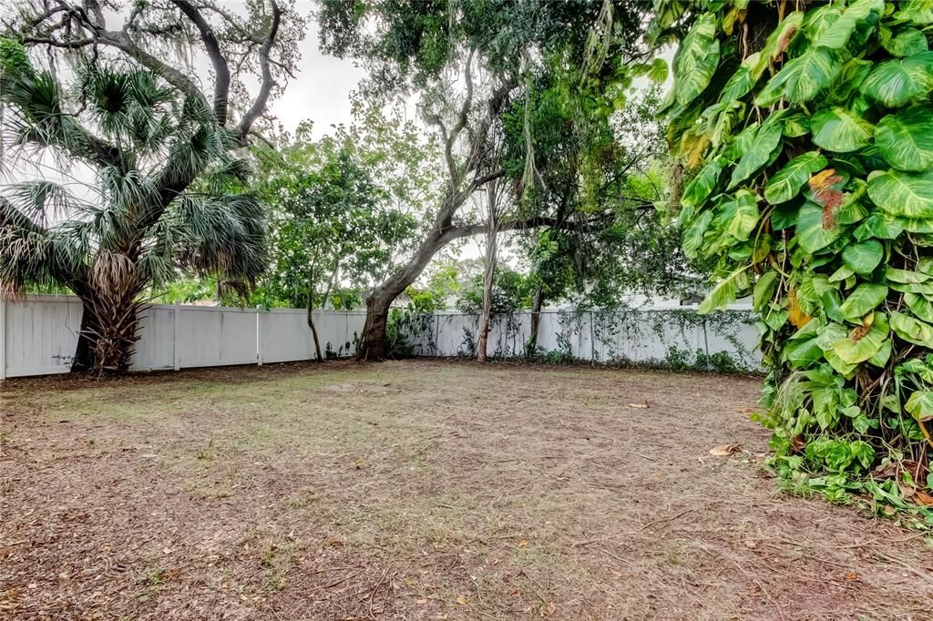 Activo con contrato: $299,000 (4 camas, 2 baños, 1178 Pies cuadrados)