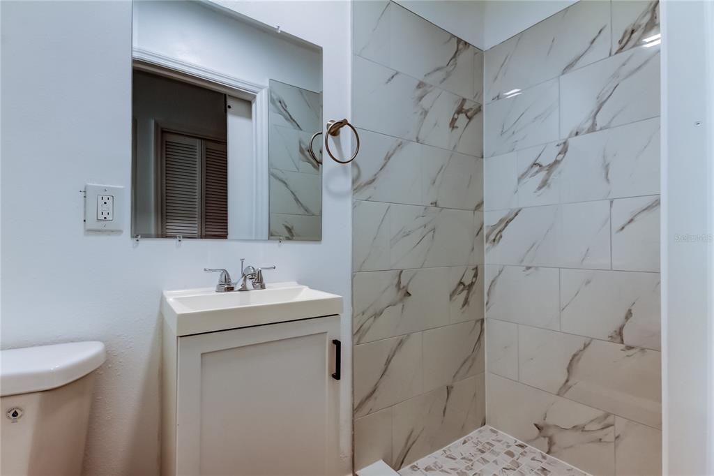 Activo con contrato: $299,000 (4 camas, 2 baños, 1178 Pies cuadrados)