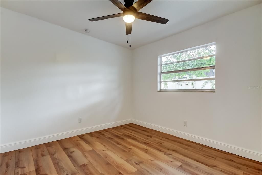 Activo con contrato: $299,000 (4 camas, 2 baños, 1178 Pies cuadrados)