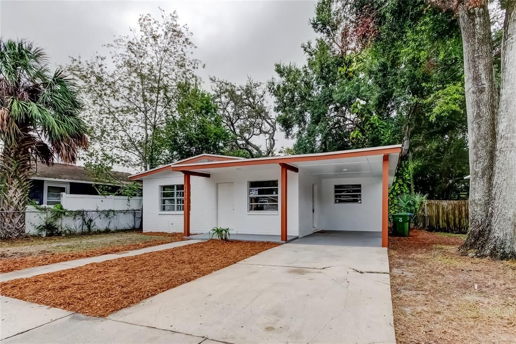 Activo con contrato: $299,000 (4 camas, 2 baños, 1178 Pies cuadrados)