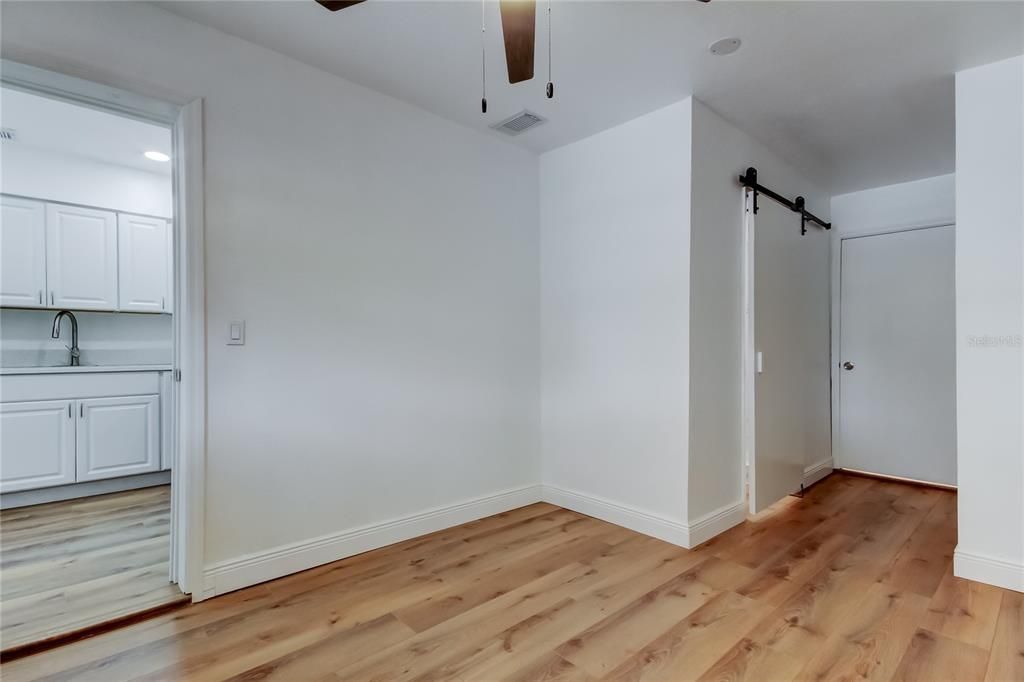 Activo con contrato: $299,000 (4 camas, 2 baños, 1178 Pies cuadrados)