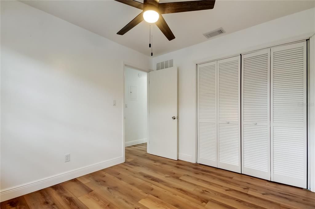 Activo con contrato: $299,000 (4 camas, 2 baños, 1178 Pies cuadrados)