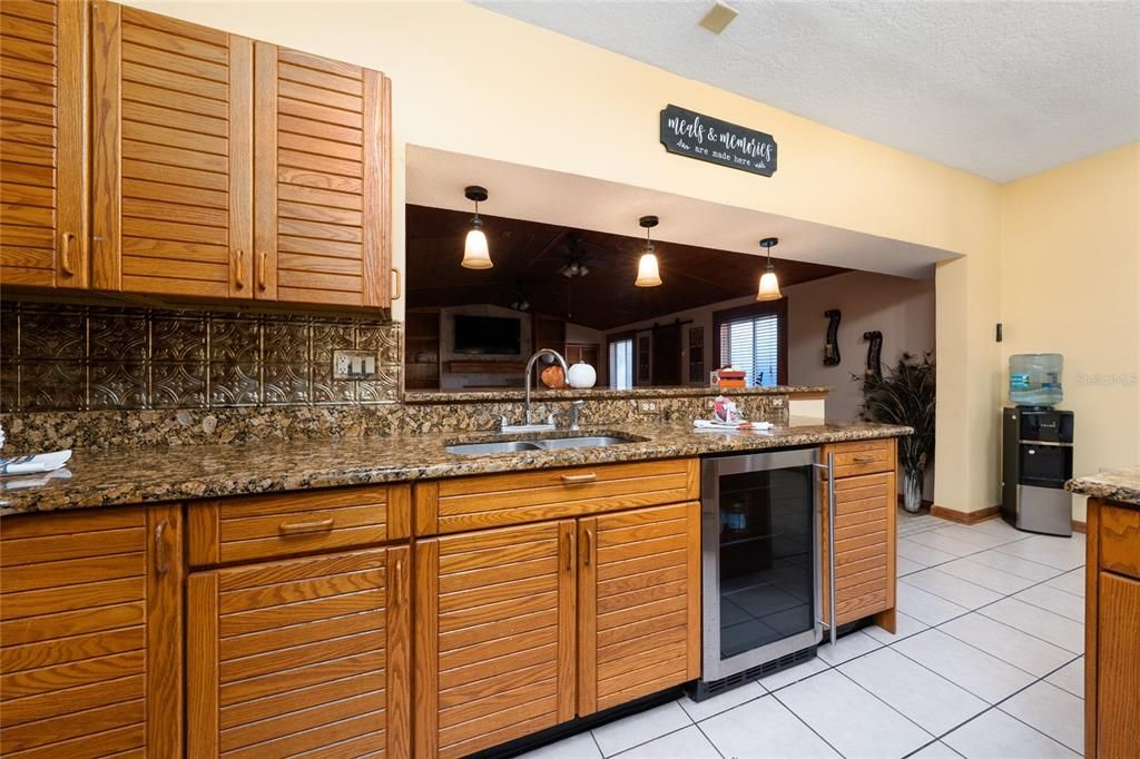 En Venta: $750,000 (4 camas, 3 baños, 3268 Pies cuadrados)