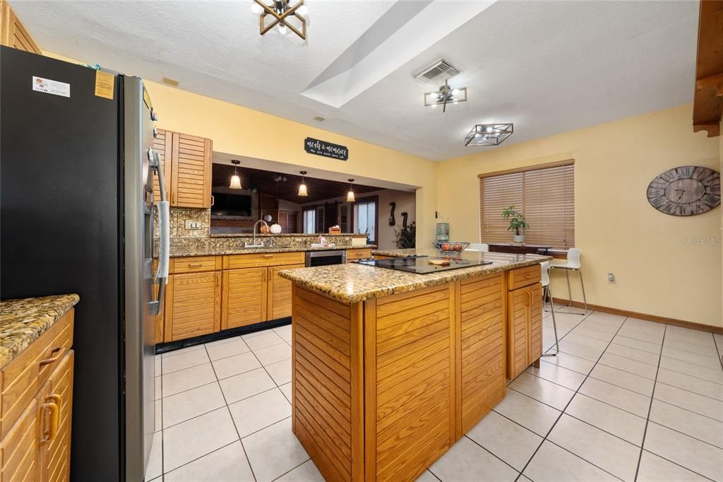 En Venta: $750,000 (4 camas, 3 baños, 3268 Pies cuadrados)