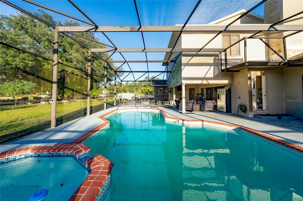 En Venta: $750,000 (4 camas, 3 baños, 3268 Pies cuadrados)