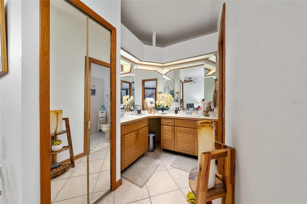 En Venta: $750,000 (4 camas, 3 baños, 3268 Pies cuadrados)